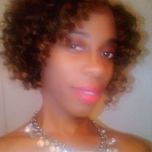 Meet your Posher, Alicia